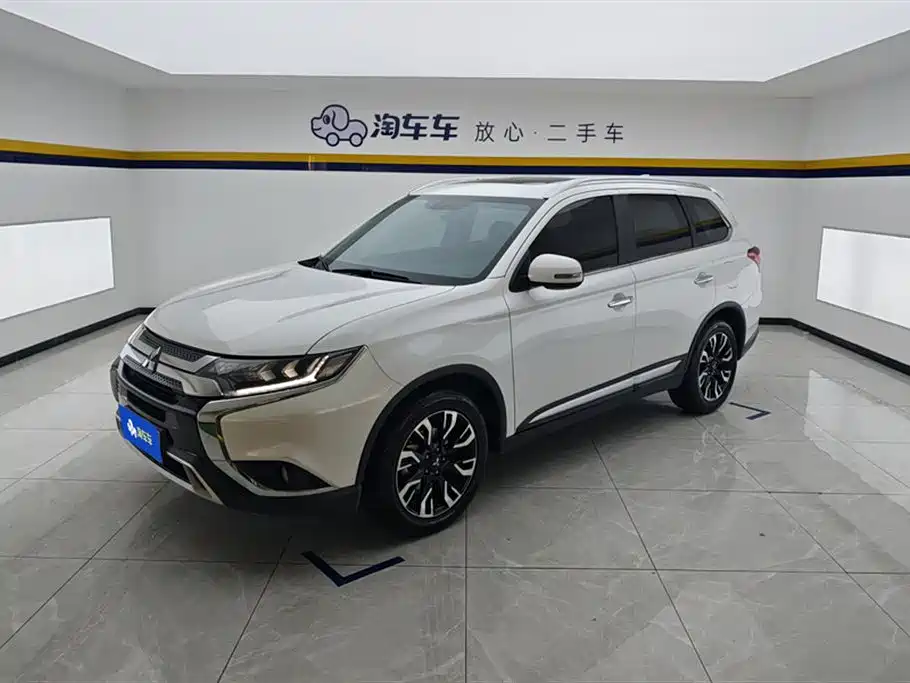 Mitsubishi Outlander 2020 2.4L 4WD Luxury 5-seater