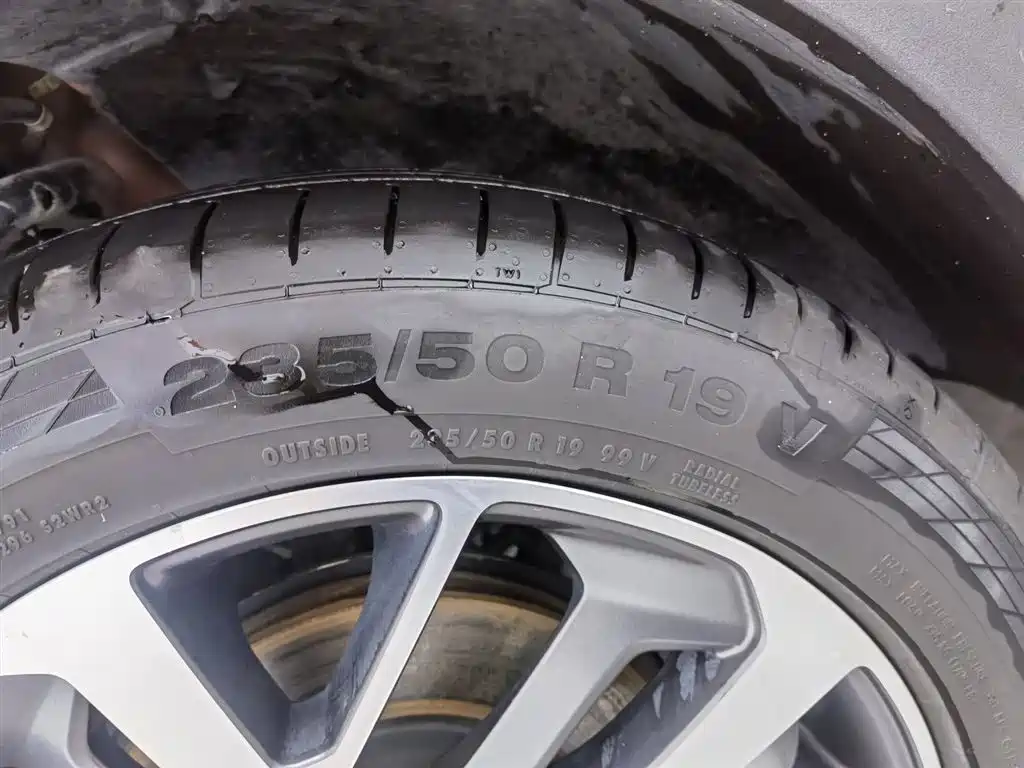 Lynk & Co 01 2017 2.0T AWD Pro фото 24