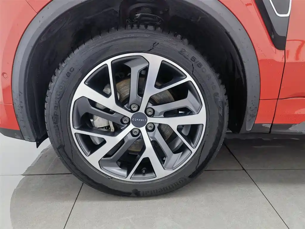Lynk & Co 01 2017 2.0T AWD Pro фото 17