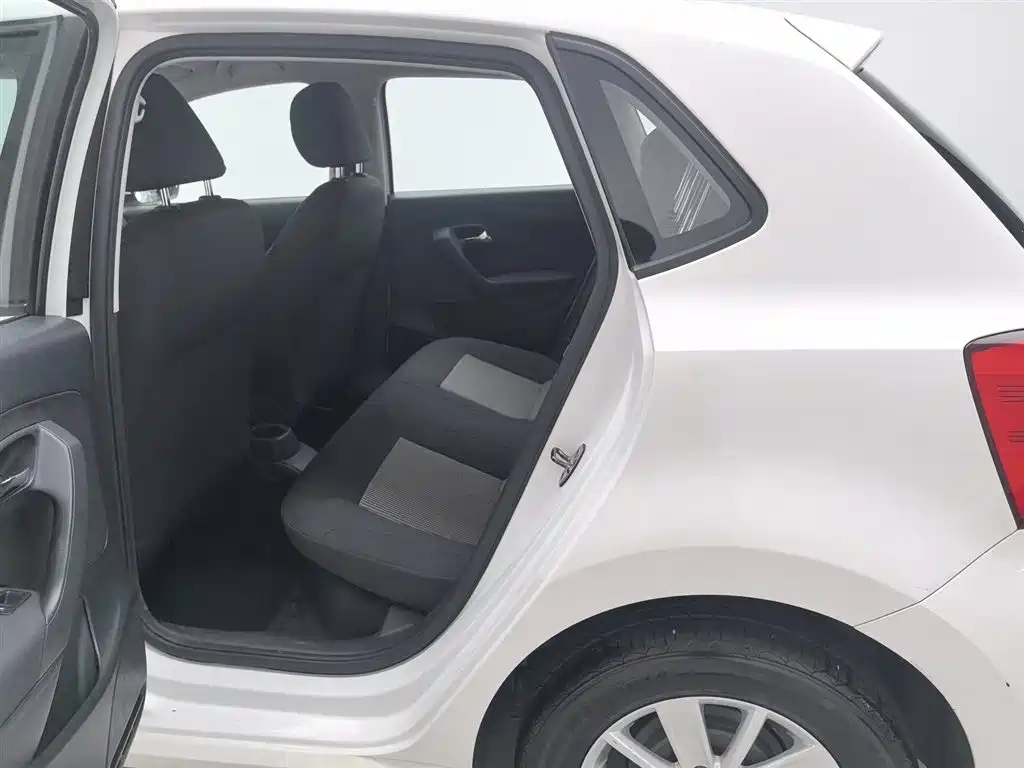 Volkswagen Polo 2018 1.5L Auto Safe Drive фото 15