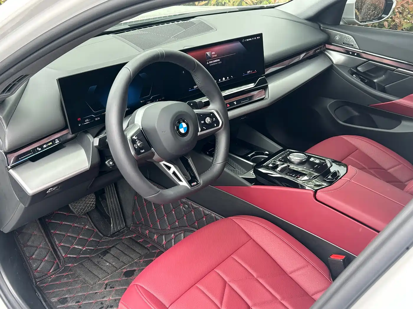 BMW 5 Series 2025 530Li Leading M Sport Package фото 2
