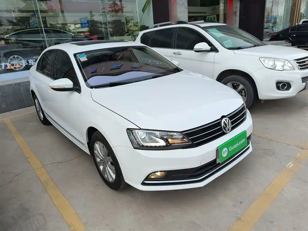 Volkswagen Sagitar 2015 230TSI Automatic Comfort фото 4