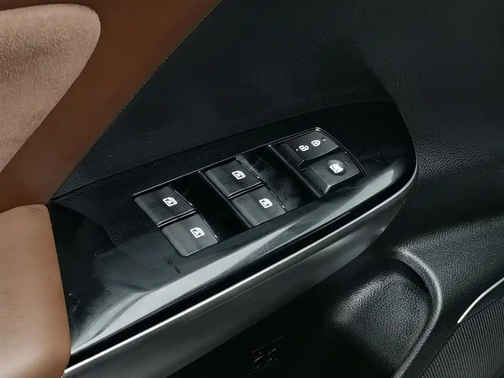 GAC Trumpchi Trumpchi GS8 2017 320T 2WD Luxury Smart Connect (7-seater) фото 9