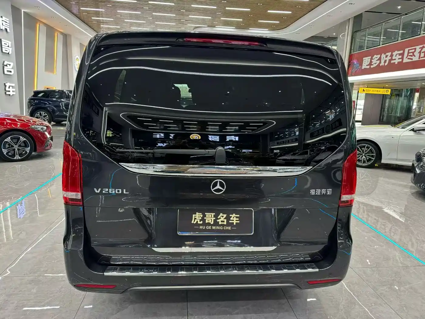 Mercedes-Benz V-Class 2021 V 260 L Long Wheelbase Premium Edition фото 8