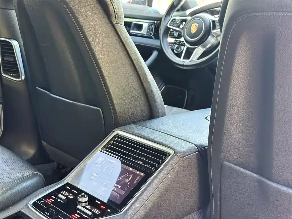 Porsche Panamera 2017 Panamera 3.0T фото 17