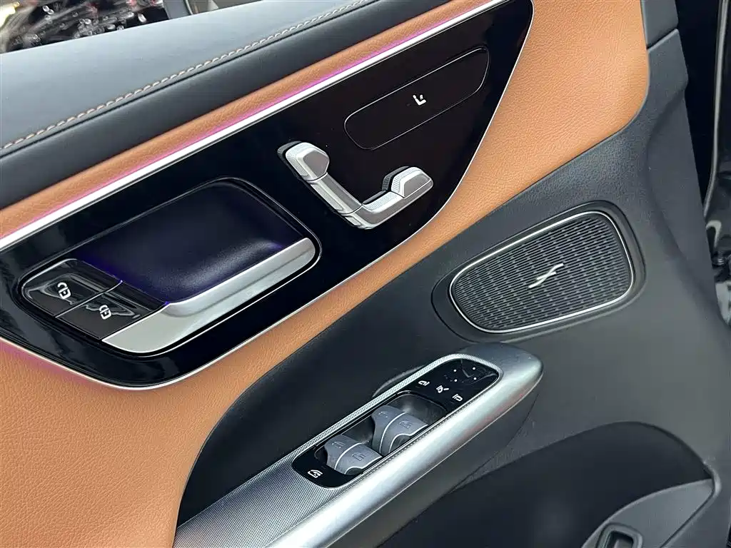 Mercedes-Benz GLC 2023 GLC 260 L 4MATIC Dynamic 7-Seater фото 11