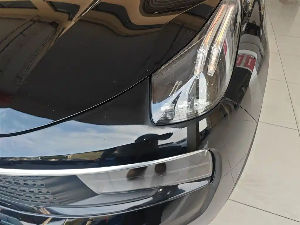 Lynk & Co 01 2017 2.0T AWD Pro фото 24