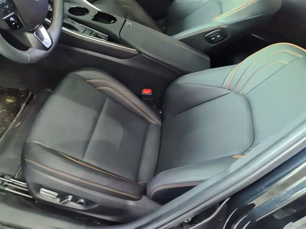Toyota Avalon 2024 2.0L Luxury Edition фото 8