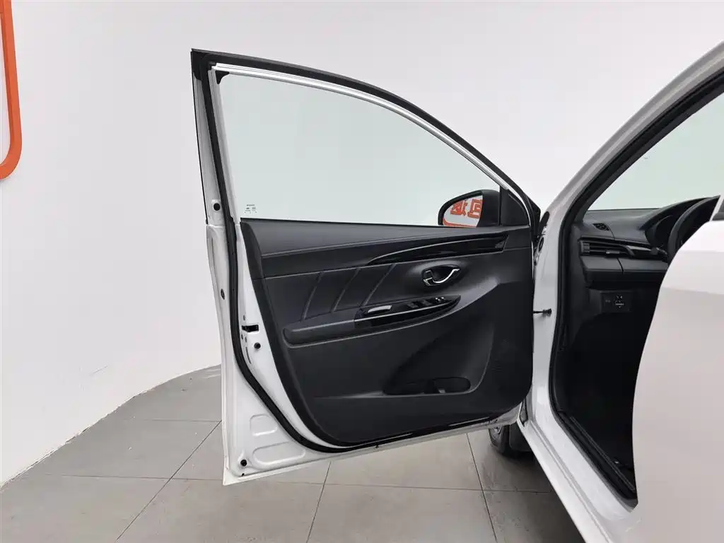 Toyota YARiS L Zhi Xiang 2020 1.5L CVT Luxury Edition фото 8