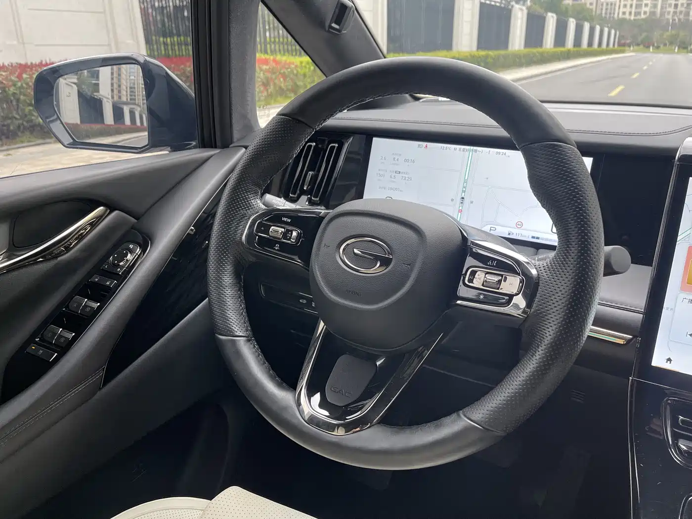 GAC Trumpchi Trumpchi M8 2023 Model Master Series Hybrid Royal Edition фото 17
