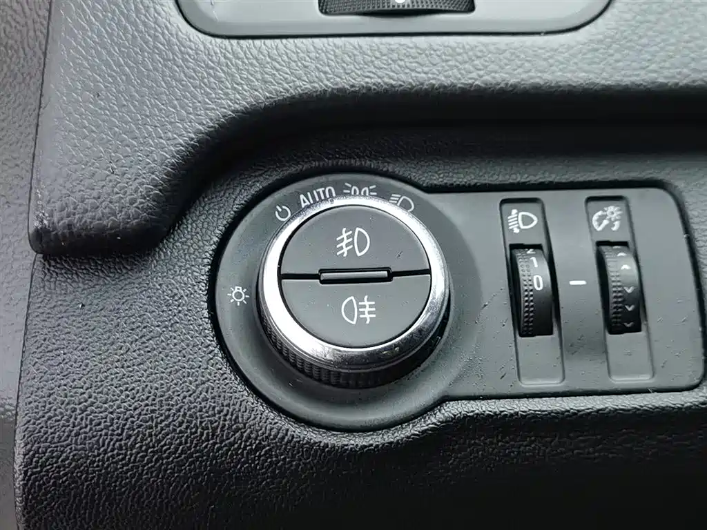 Buick Regal 2015 1.6T Elite Tech Edition фото 21