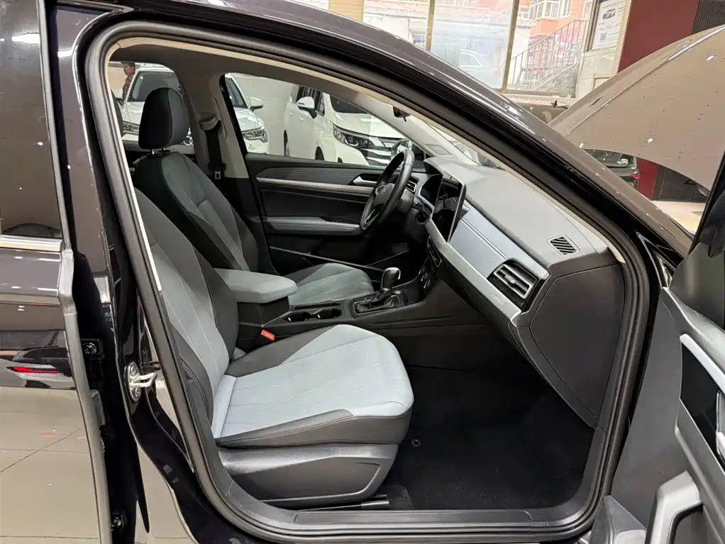 Volkswagen Lavida 2023 1.5L Automatic Starlight 5 Million Edition фото 18