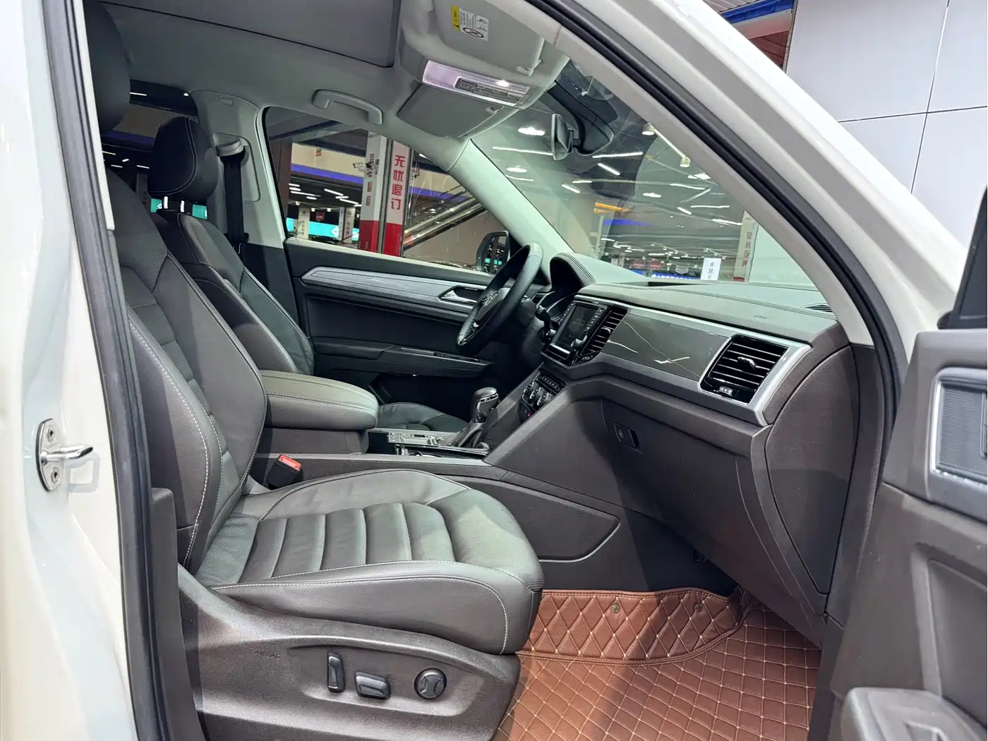 Volkswagen Teramont 2017 330TSI 2WD Luxury фото 18