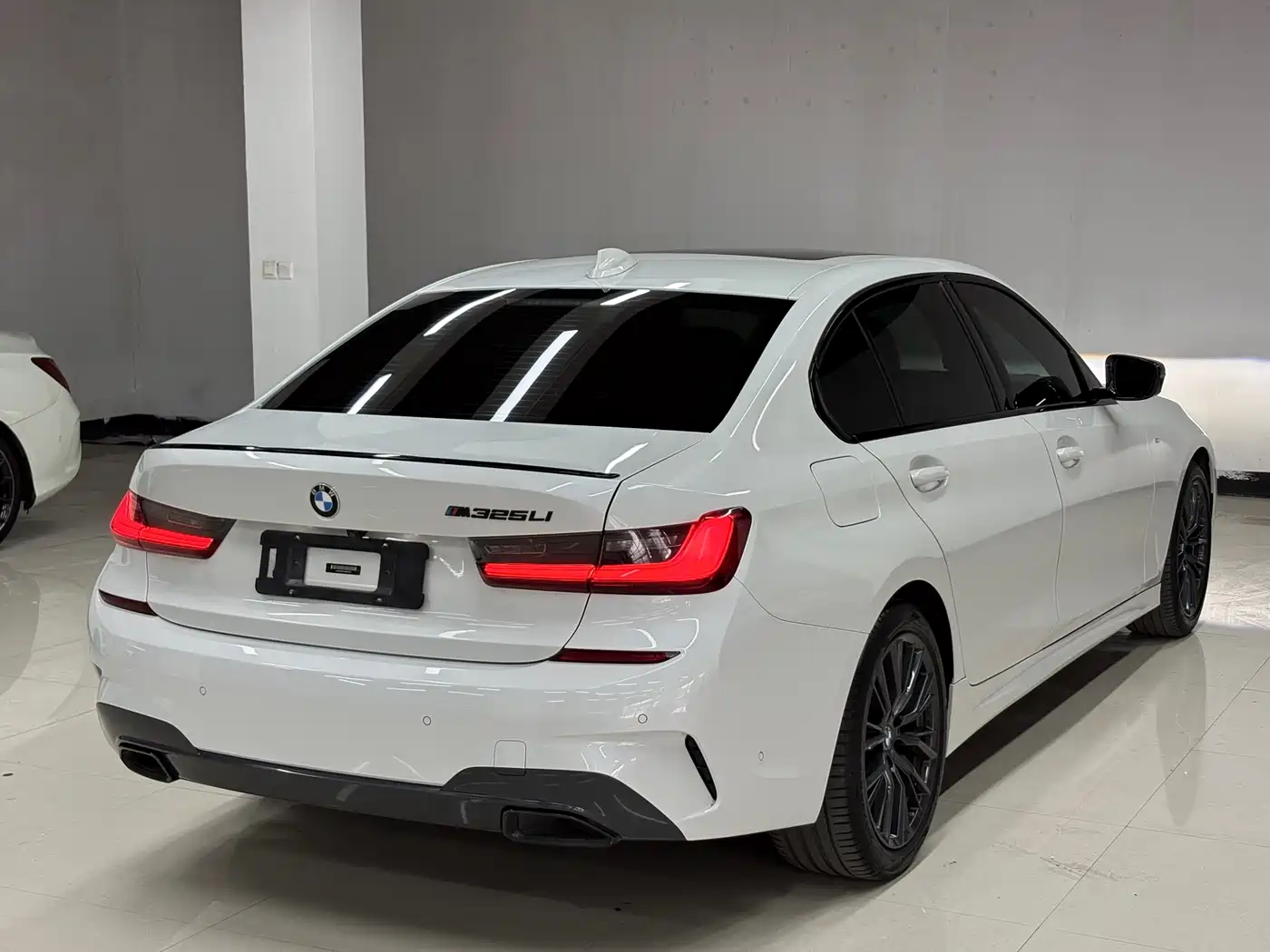 BMW 3 Series 2020 Facelift 325Li M Sport Night Edition фото 8