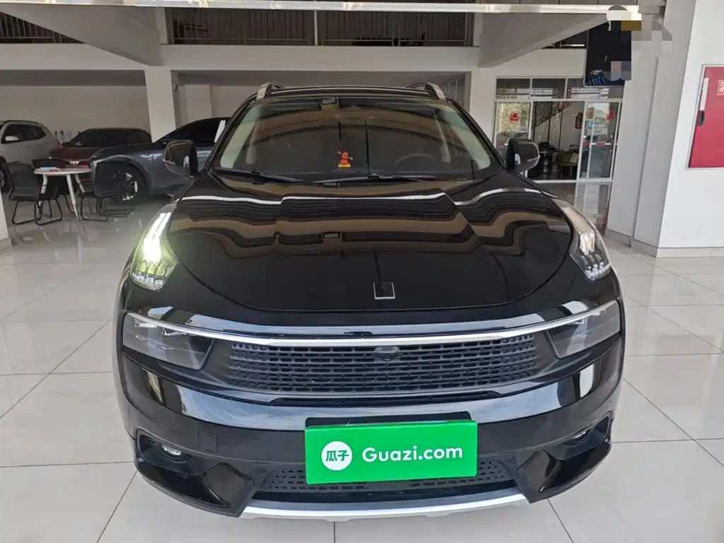 Lynk & Co 01 2017 2.0T AWD Pro фото 3