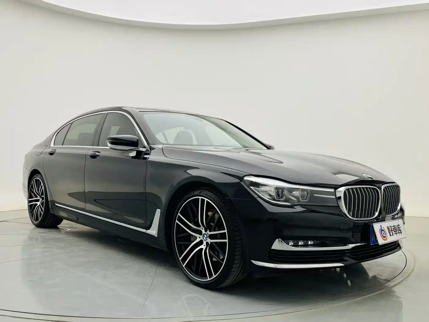 BMW 7 Series 2018 730Li Leading Type Excellence Package фото 9