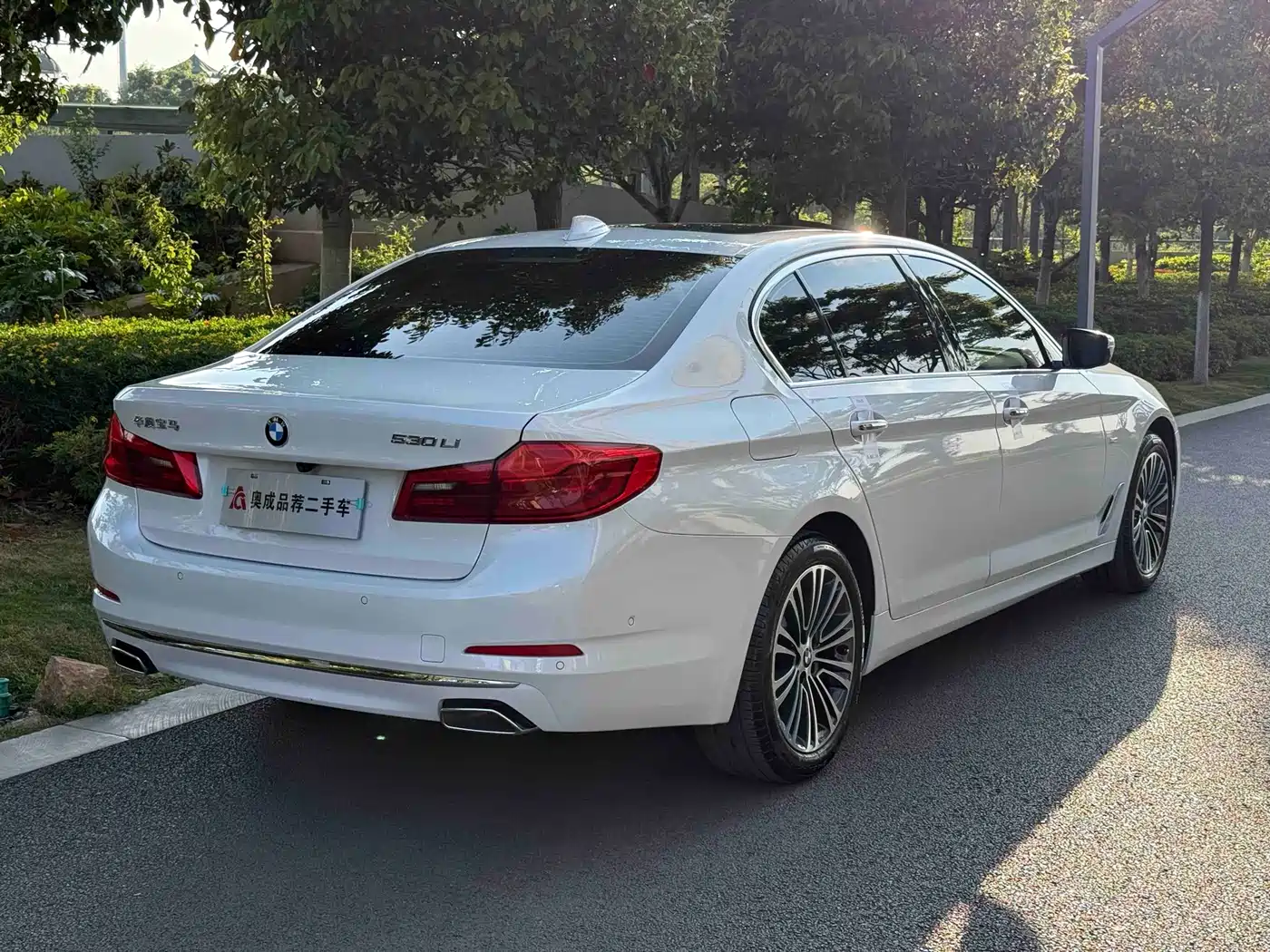 BMW 5 Series 2018 530Li Exclusive Luxury Package фото 41