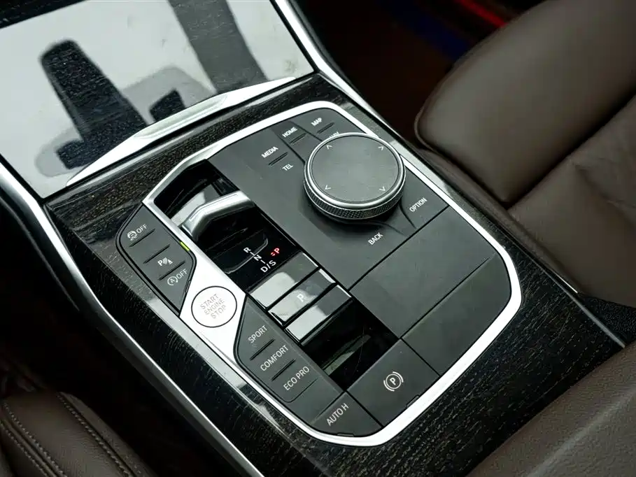 BMW 3 Series 2024 325Li M Sport Package фото 27