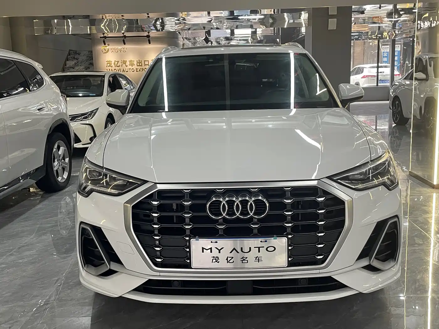 AUDI Q3