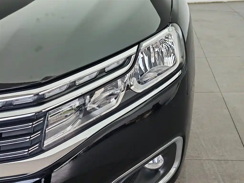 Citroën C6 2021 400THP Comfort Version фото 7