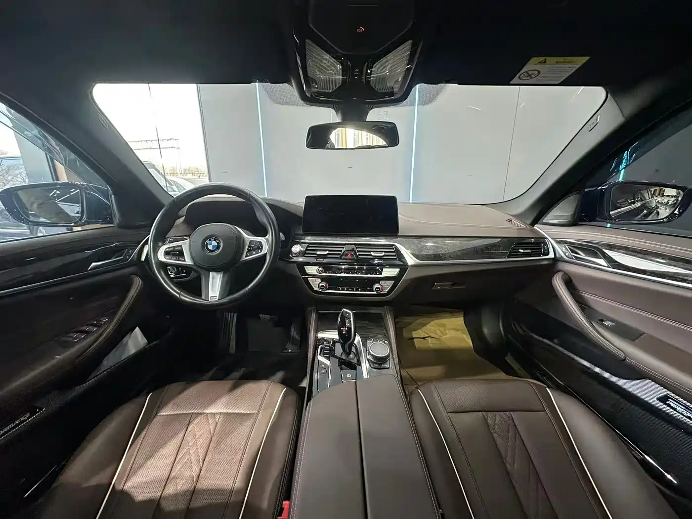 BMW 5 Series 2021 525Li M Sport Package фото 9