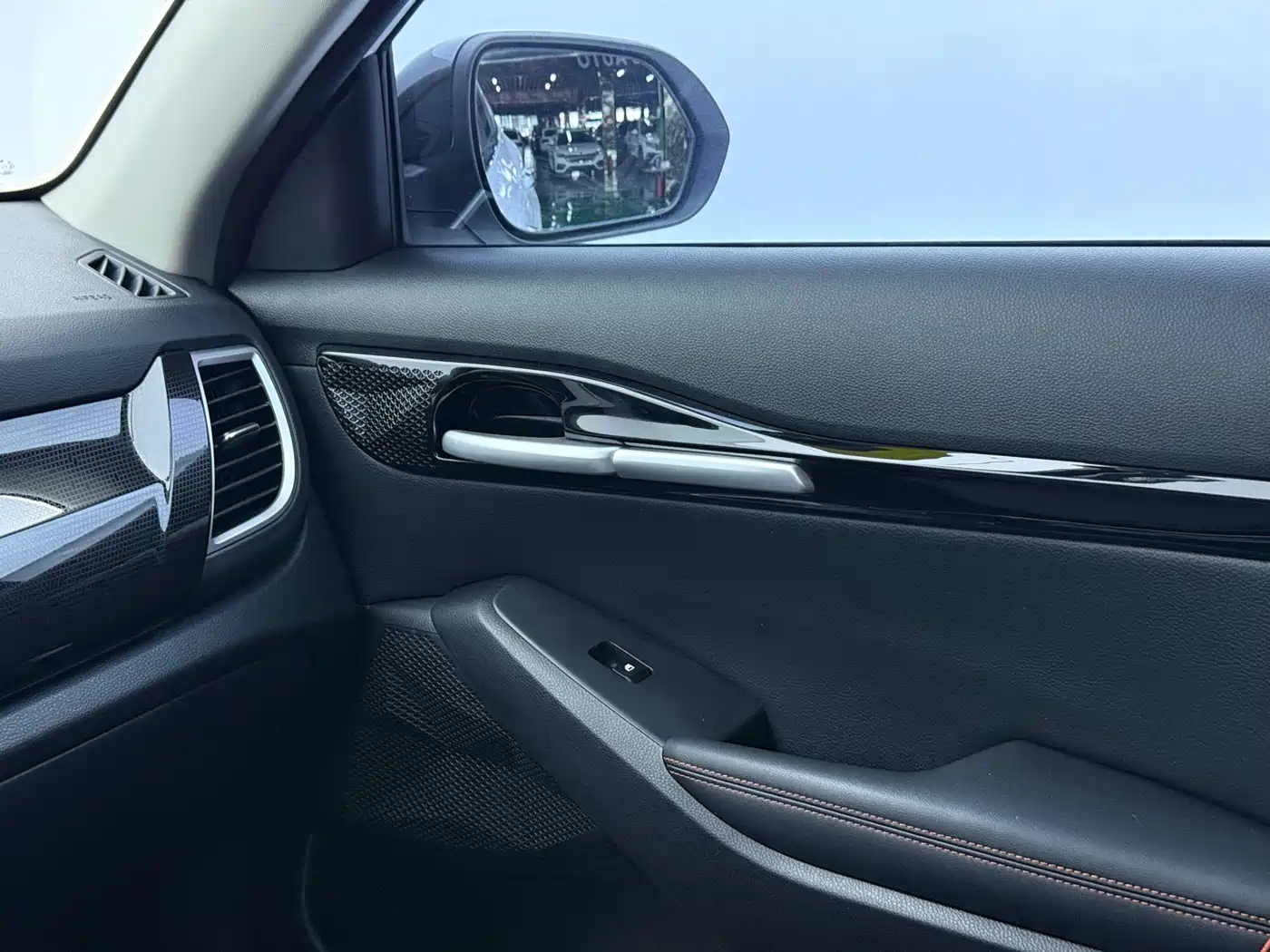 Kia Seltos 2023 1.5L CVT Luxury Edition фото 10