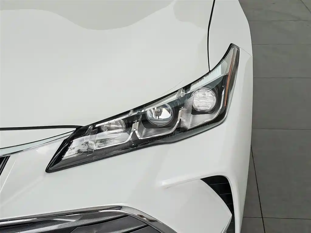 Toyota Avalon 2019 Hybrid 2.5L Luxury Edition China VI фото 7