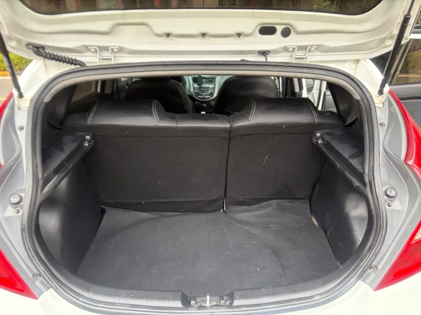 Hyundai Reina 2014 1.4L Manual GLX фото 18