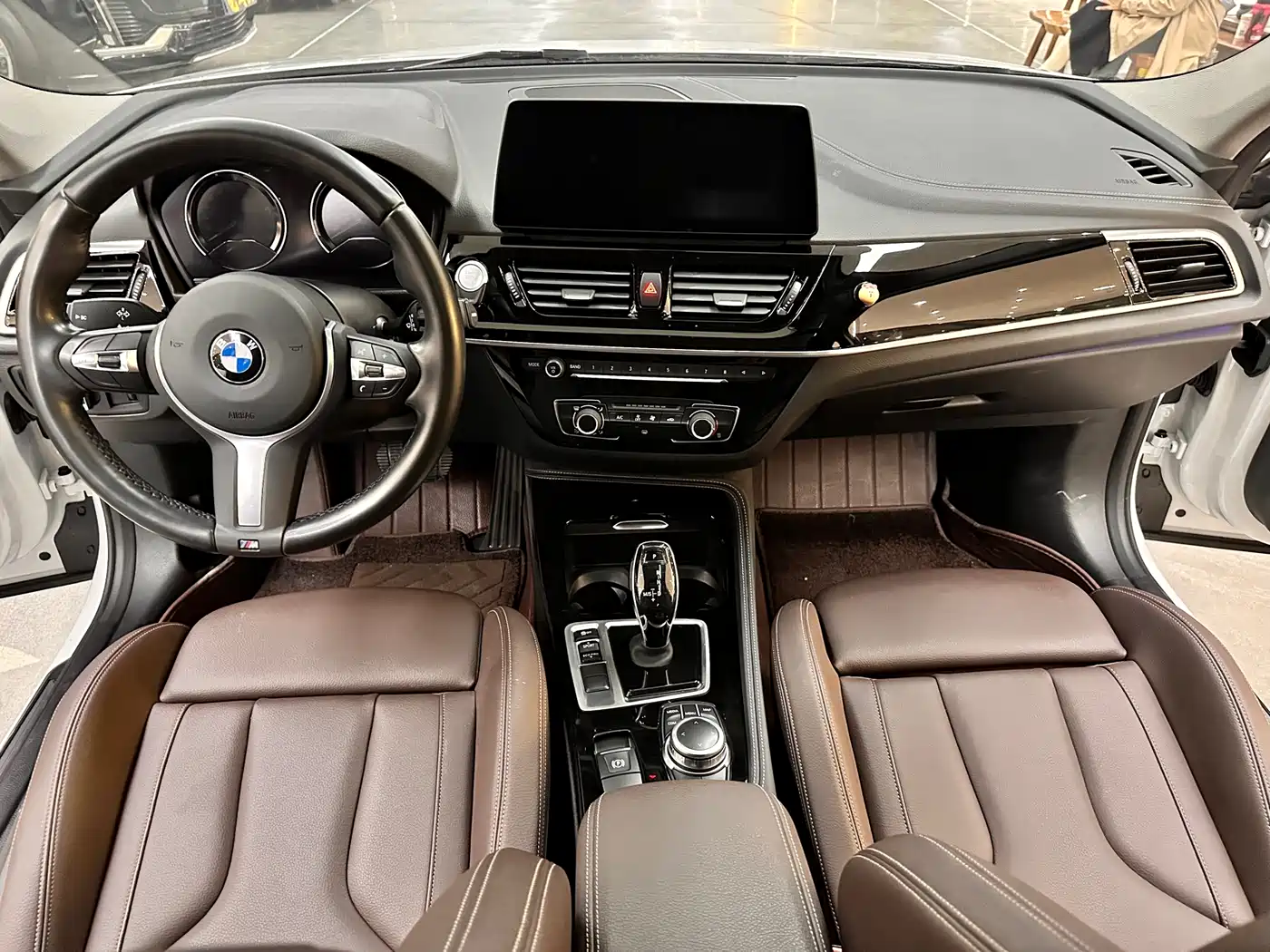 BMW 1 Series 2022 125i M Sport Shadow Edition фото 3