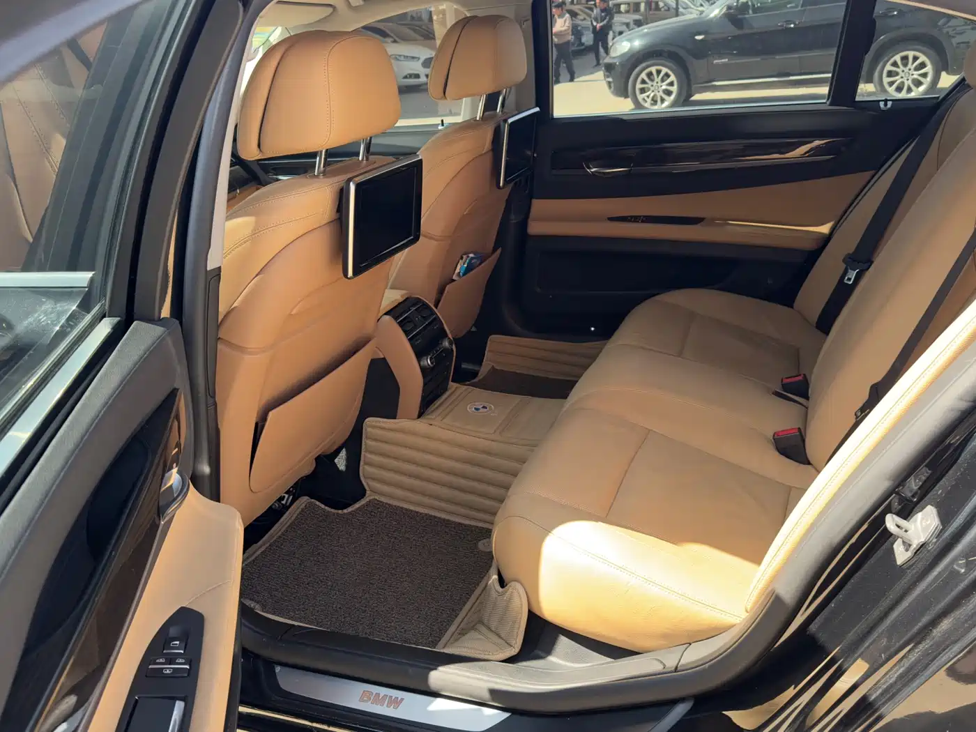 BMW 7 Series 2013 Model 740Li Leading фото 6