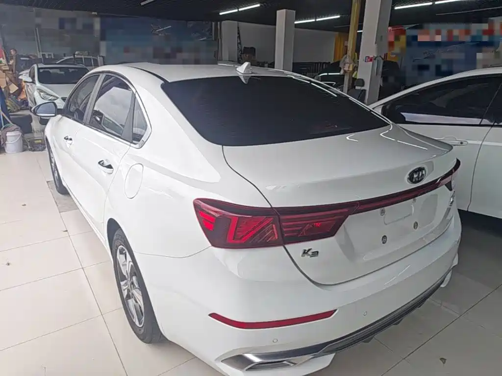 Фото 5 - Kia K3