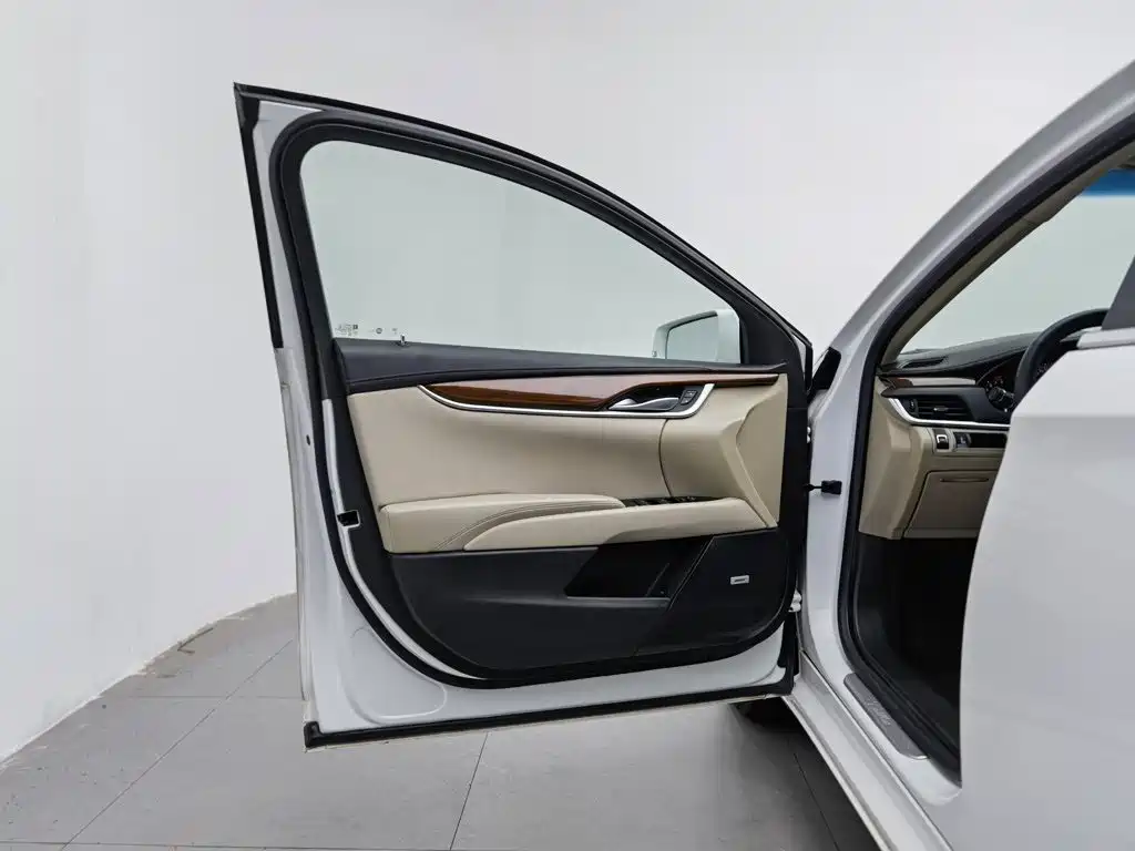 Photo 8 - Cadillac XTS