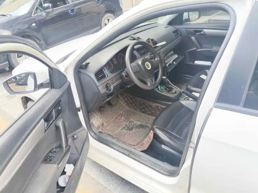 Фото 8 - Volkswagen Lavida
