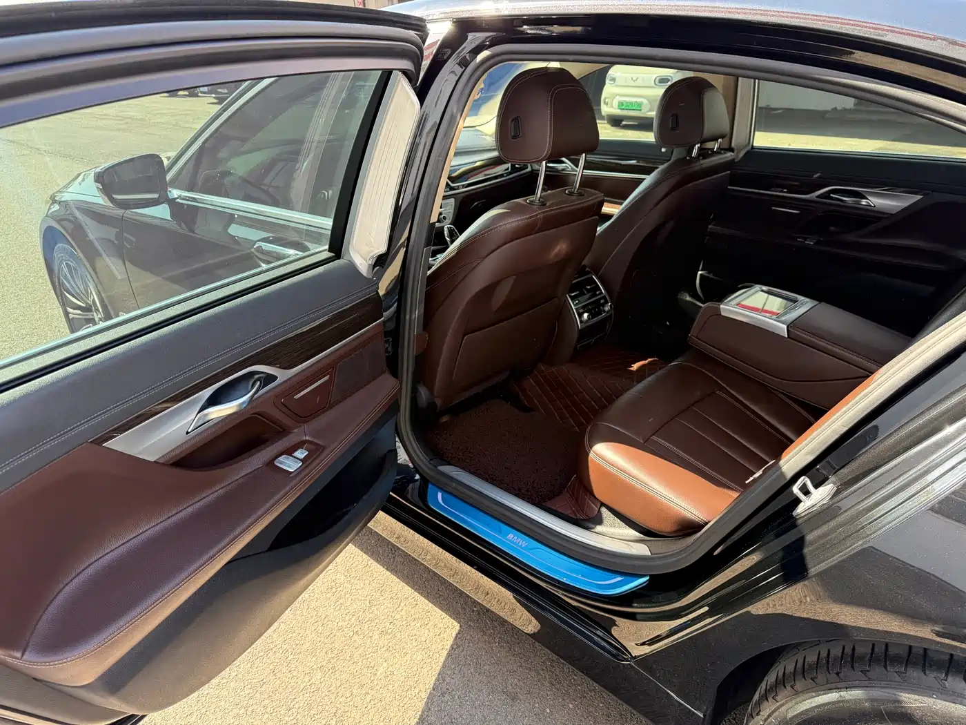 BMW 7 Series 2016 730Li Leading фото 18