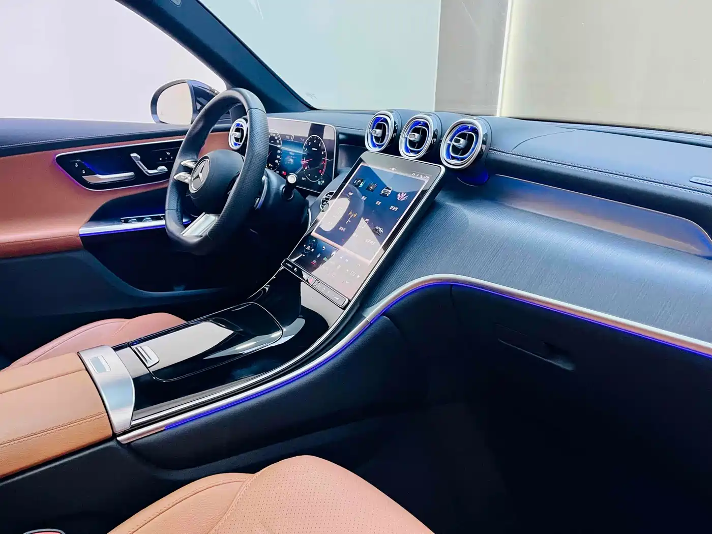 Mercedes-Benz GLC 2023 GLC 260 L 4MATIC Luxury 7-Seater фото 13