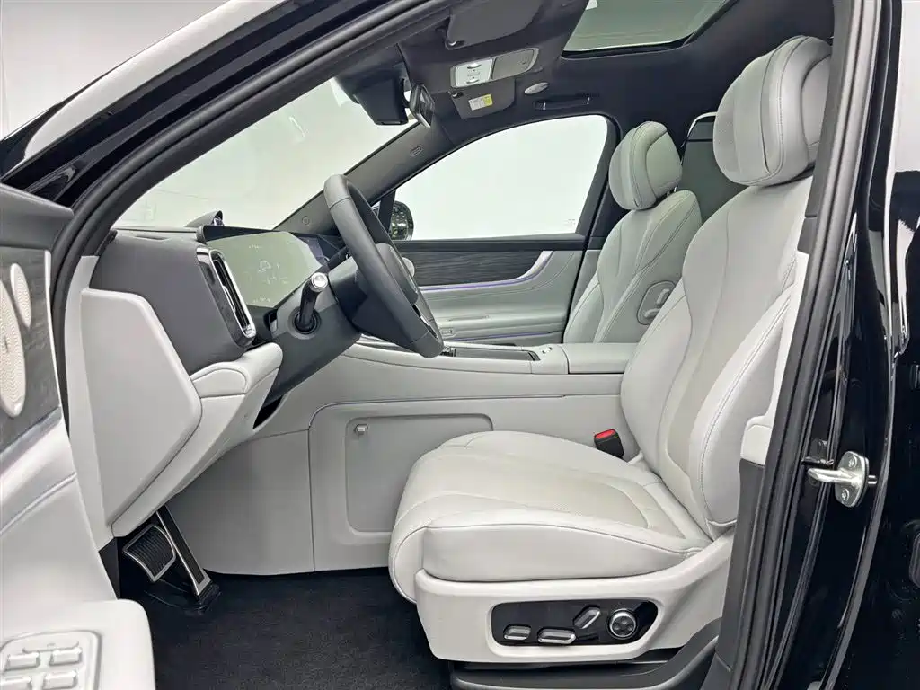 AITO Wenjie AITO M9 2025 Extended Range Ultra 52kWh 6-Seater фото 17