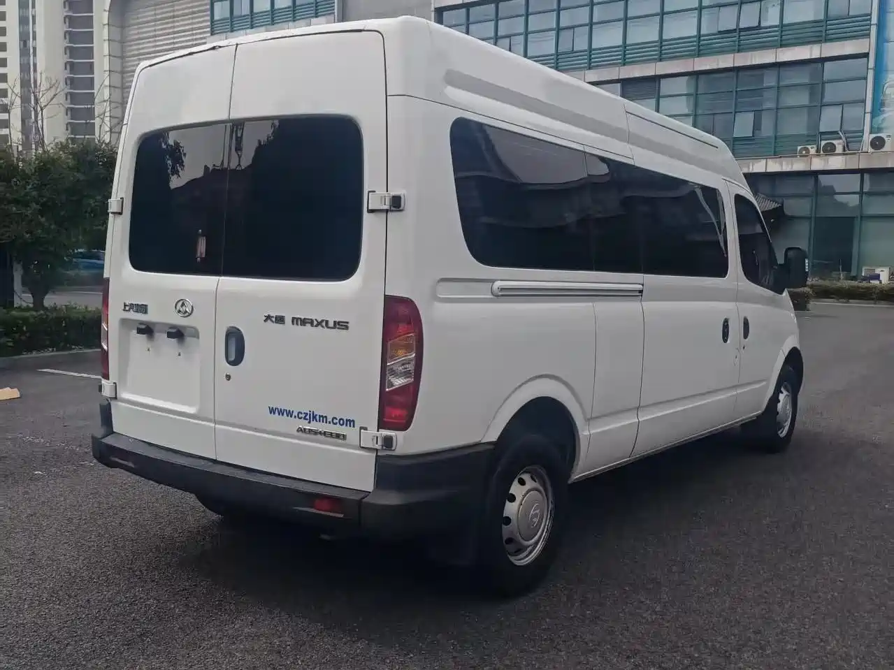 SAIC Maxus Xintu V80 2015 2.5T Manual Proud Transporter Edition Long Wheelbase Medium Roof фото 4