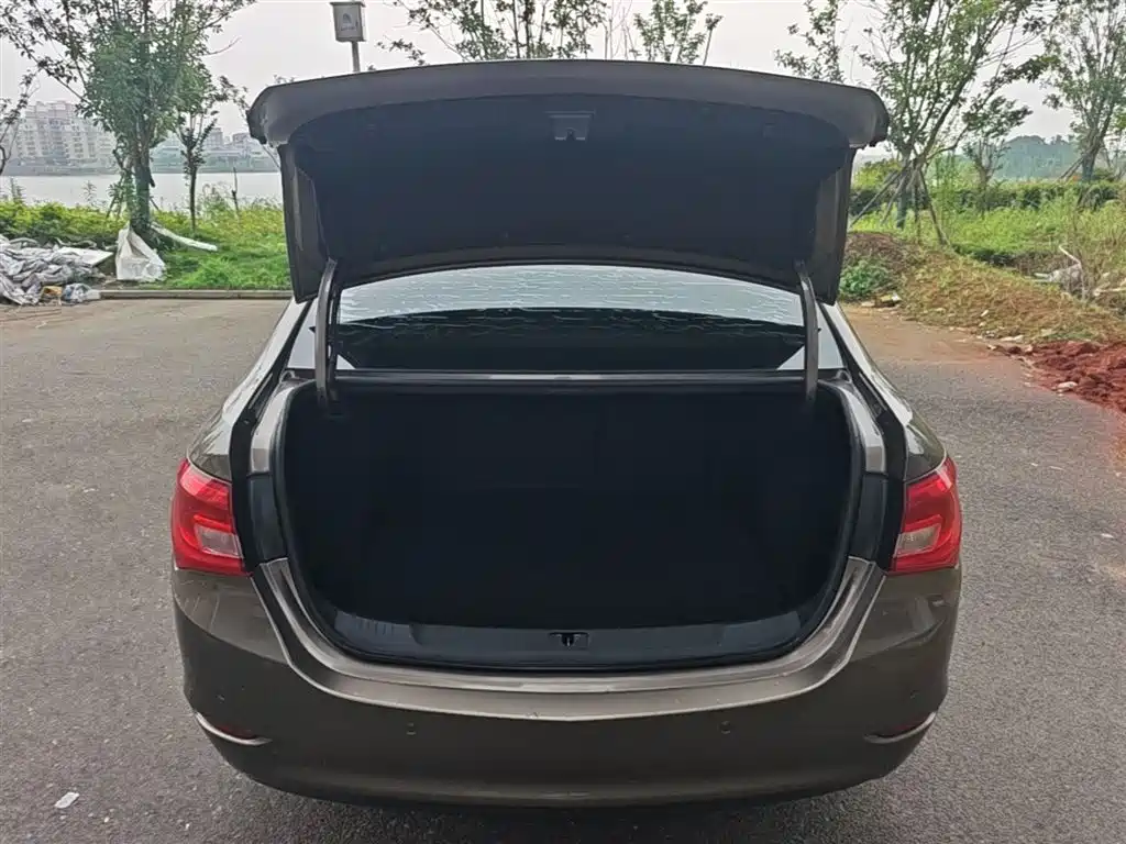 Buick Excelle 2015 15N Automatic Luxury фото 19