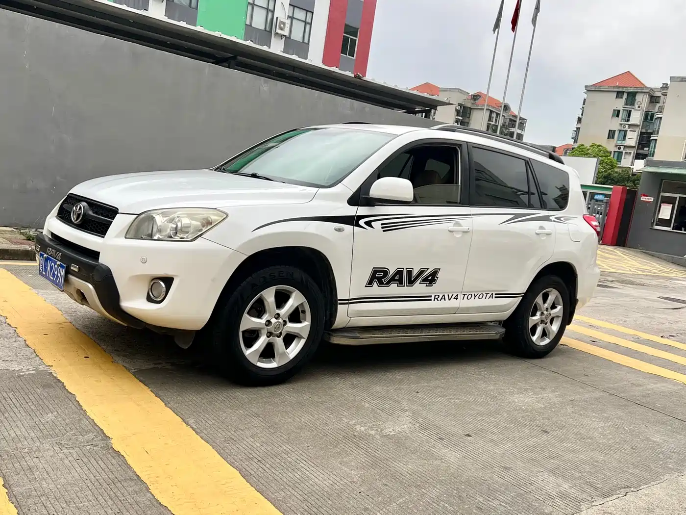 Toyota RAV4 Rongfang 2012 Styling Edition 2.0L Automatic 4WD