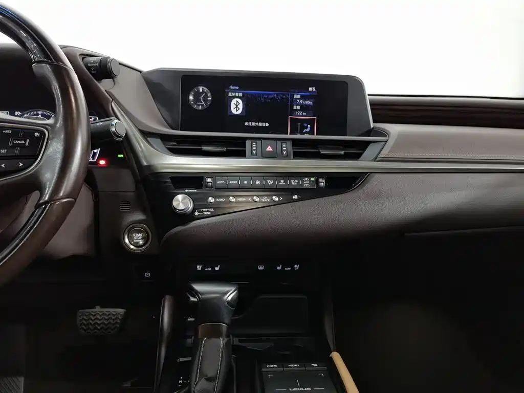 Lexus ES 2020 200 Luxury фото 12