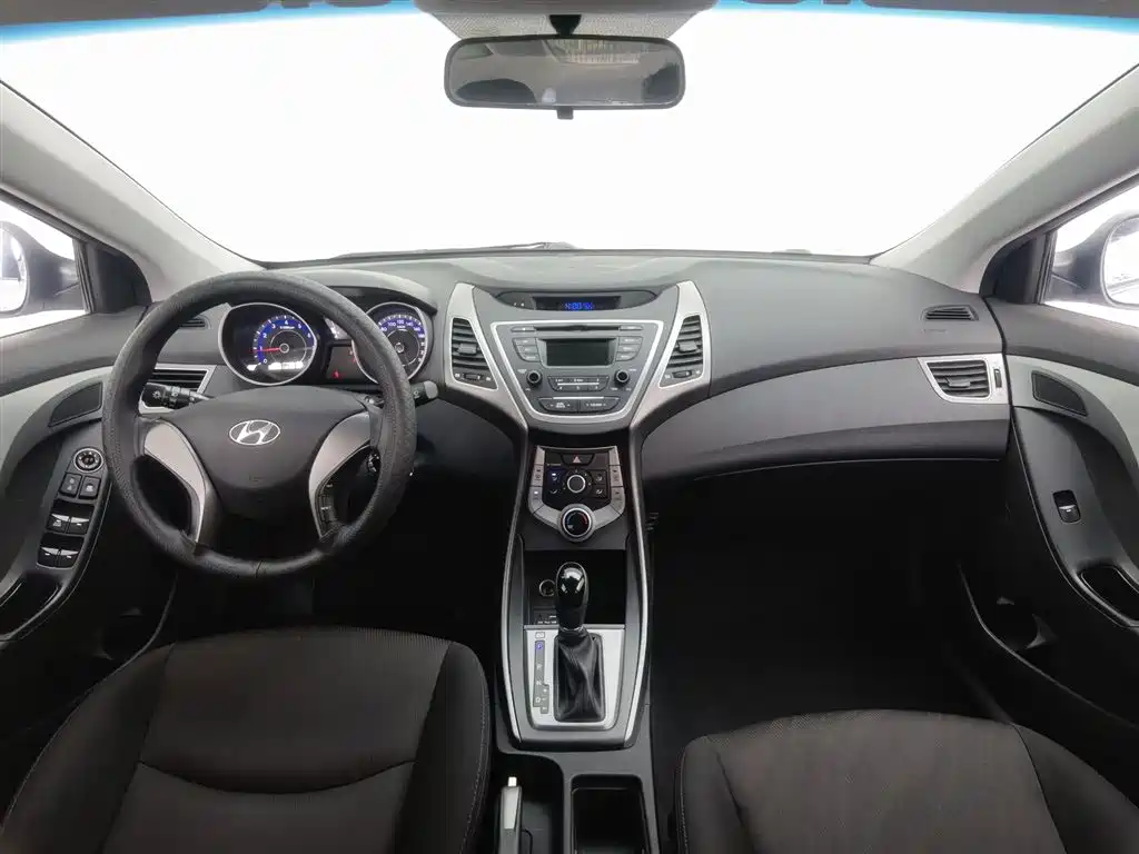 Hyundai Langdong 2016 1.6L Automatic Smart Edition фото 5