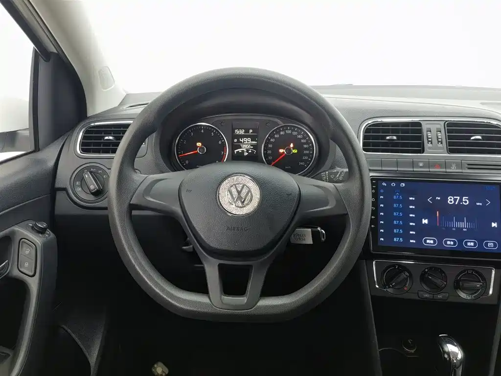Volkswagen Polo 2014 1.6L Automatic Comfort Edition фото 11