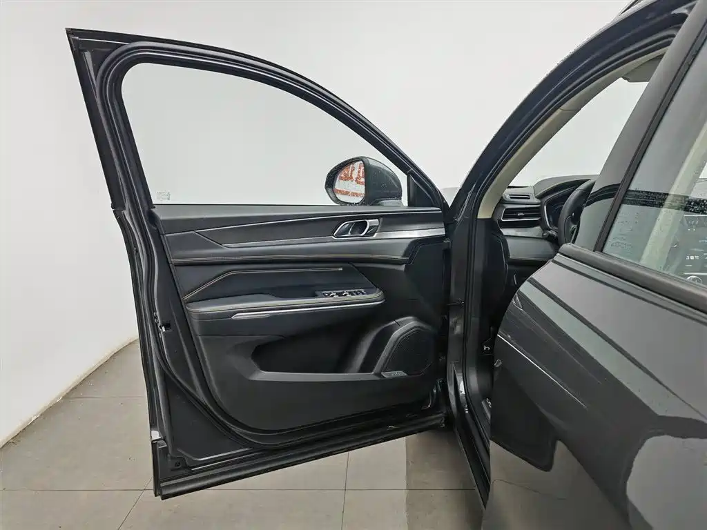Lynk & Co 01 2023 2.0TD 2WD Pro фото 8