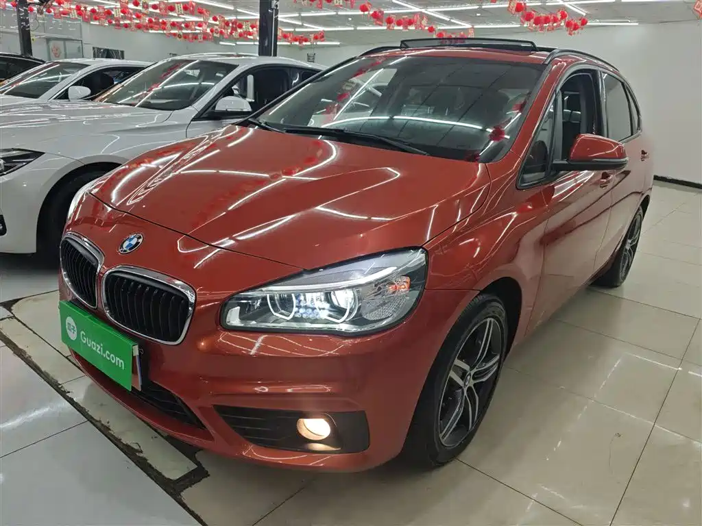 BMW 2 Series Touring 2016 218i Sport Design Package фото 2