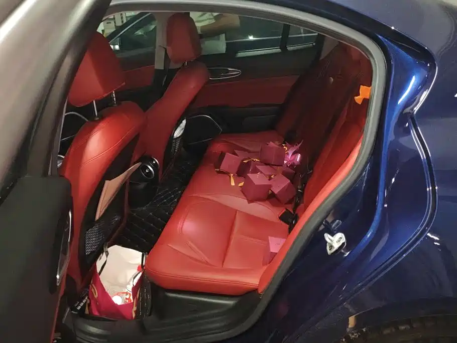 Alfa Romeo Giulia 2021 2020 2.0T 280HP Luxury Edition