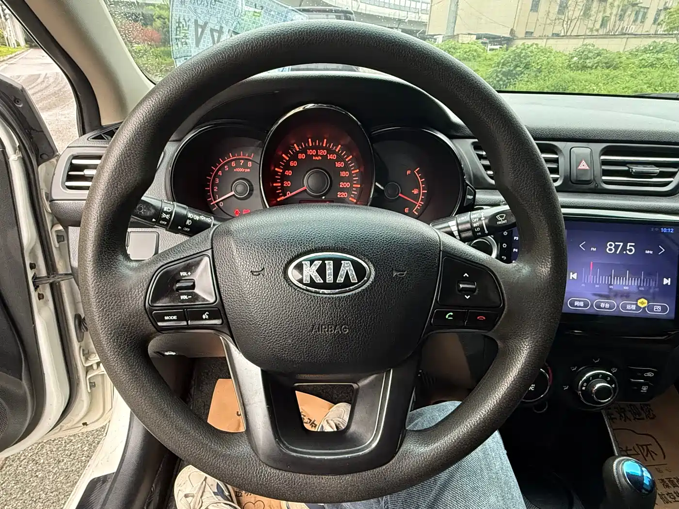 Kia K2 2012 Sedan 1.4L AT GLS Commemorative Edition фото 11