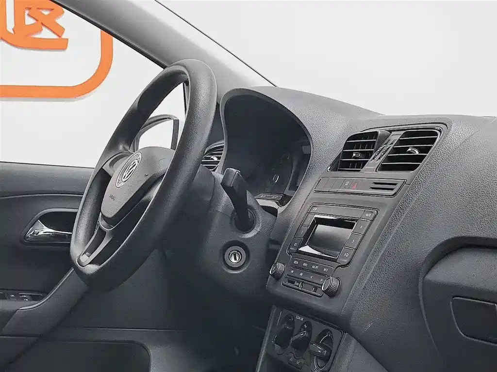Volkswagen Polo 2016 1.4L Automatic Trend фото 22