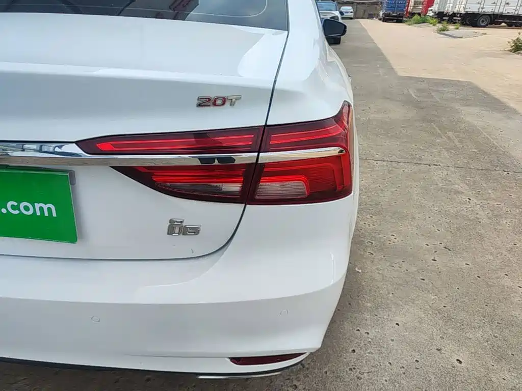 Roewe i6 2018 2018 20T Automatic Flagship Edition