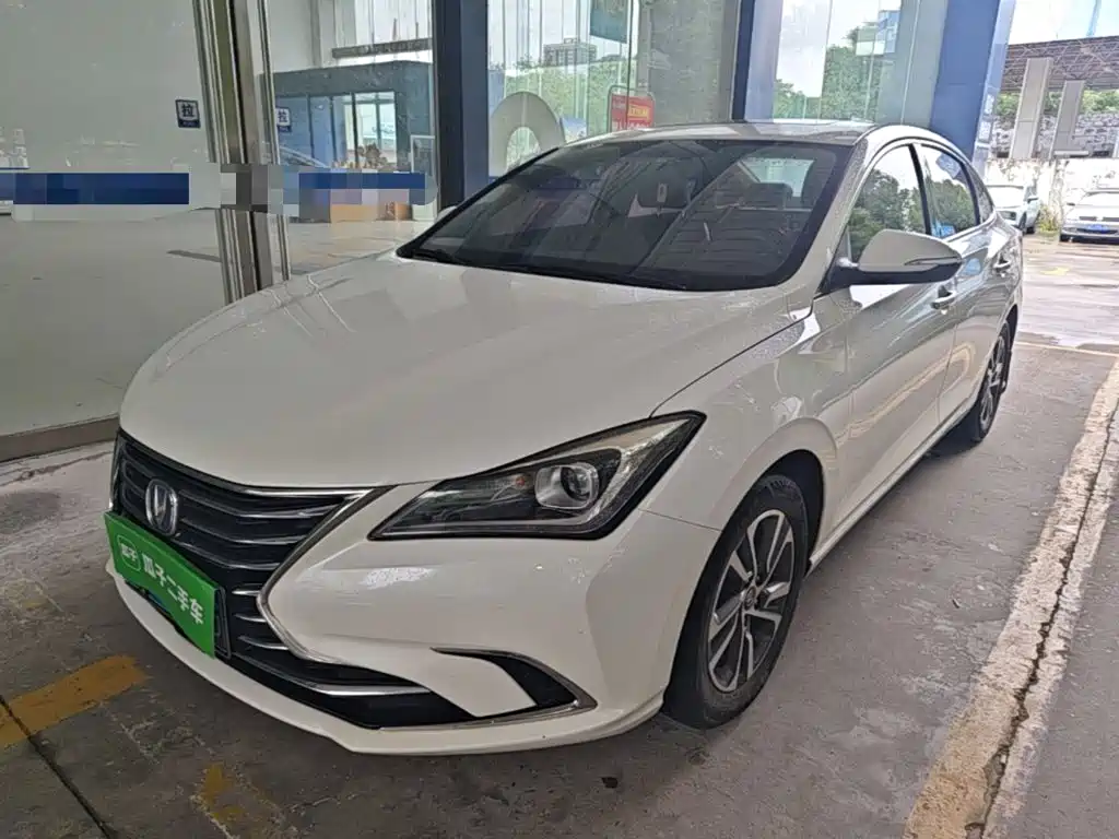 Фото 1 - Changan Eado