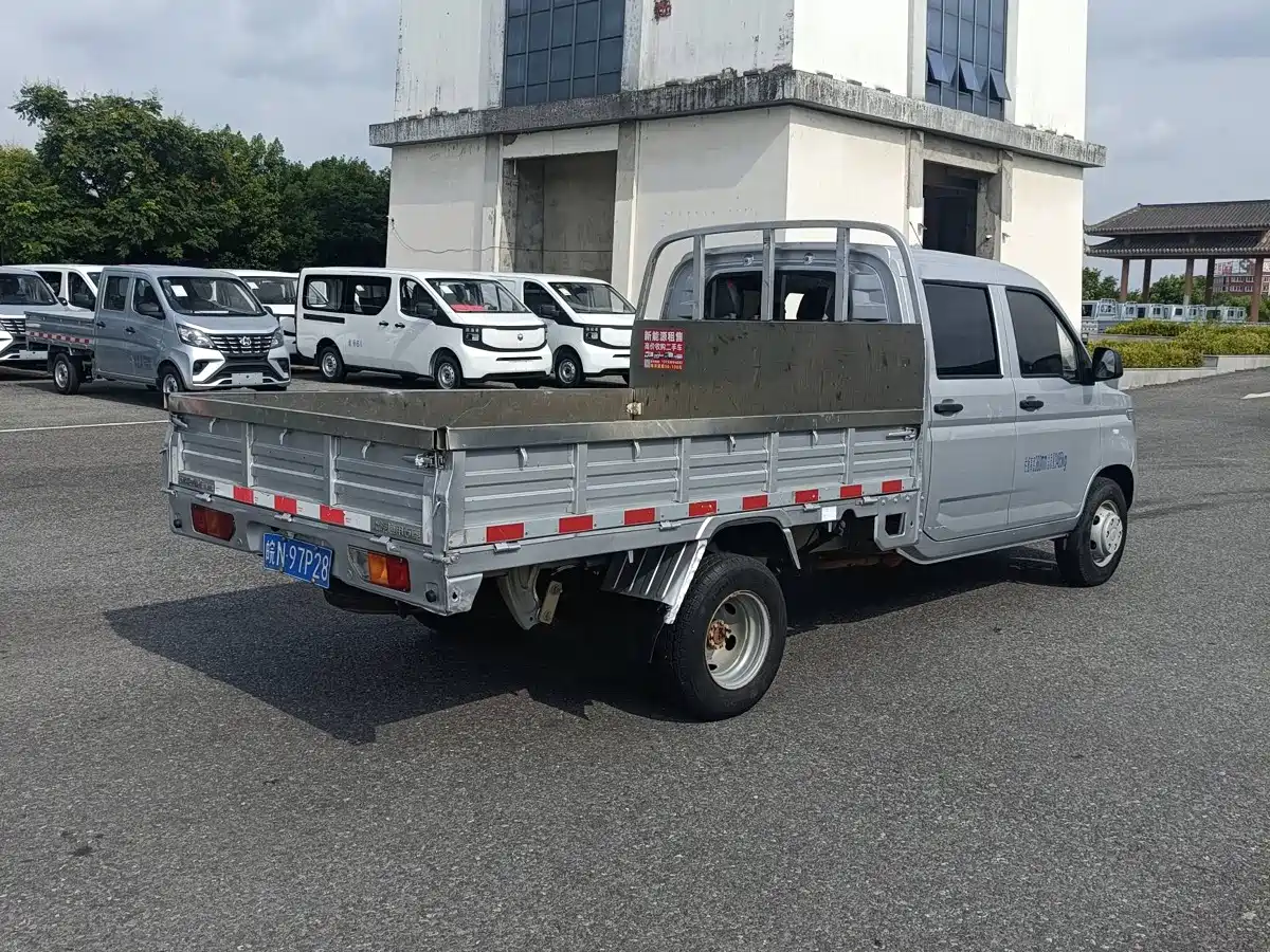 Wuling Motors Wuling Rongguang New Truck 2022 2021 1.8L Base Model Double Row Dual Rear Wheels LJ479Q6